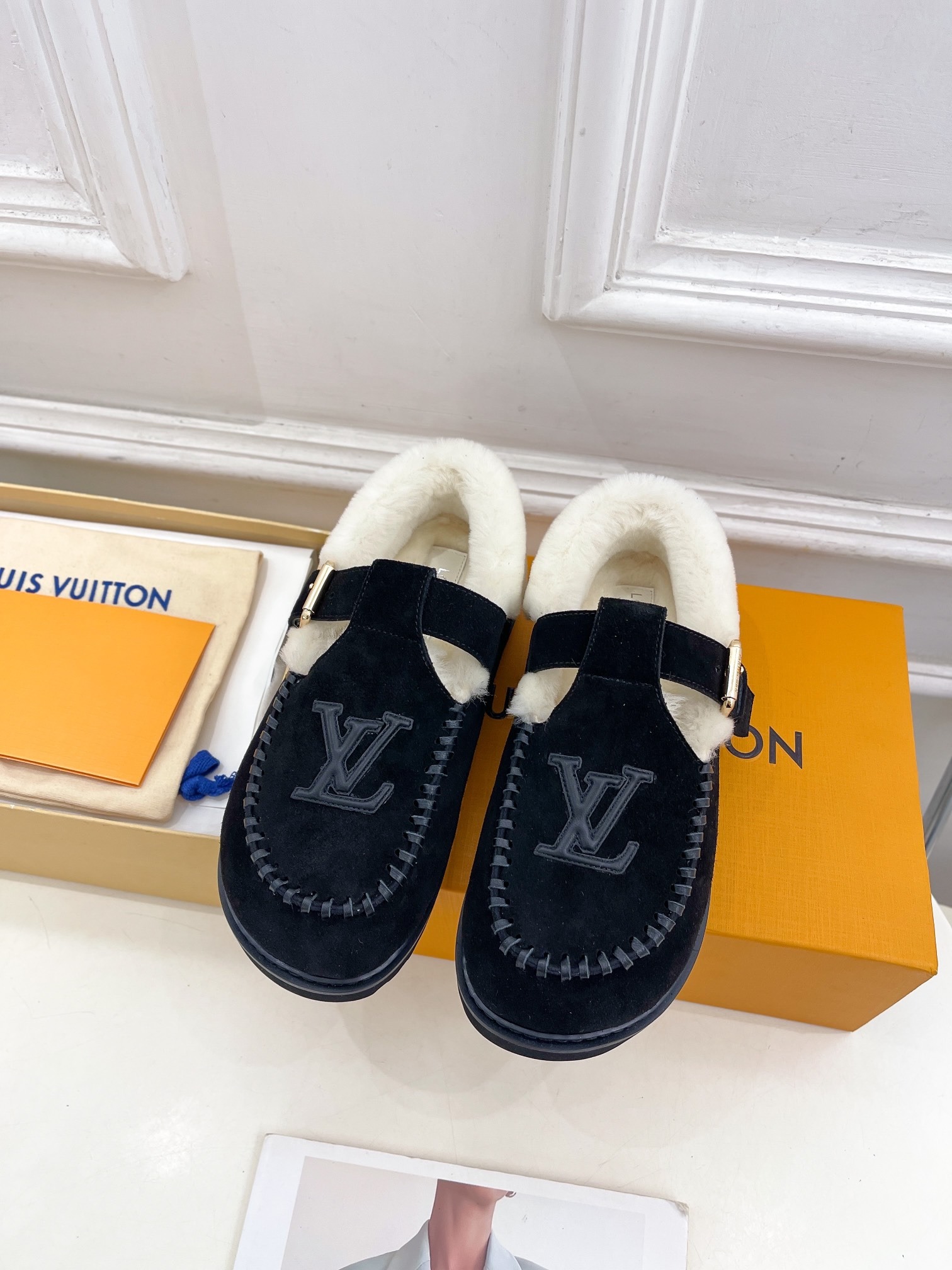 루*비통 25 신상 메리제인 퍼