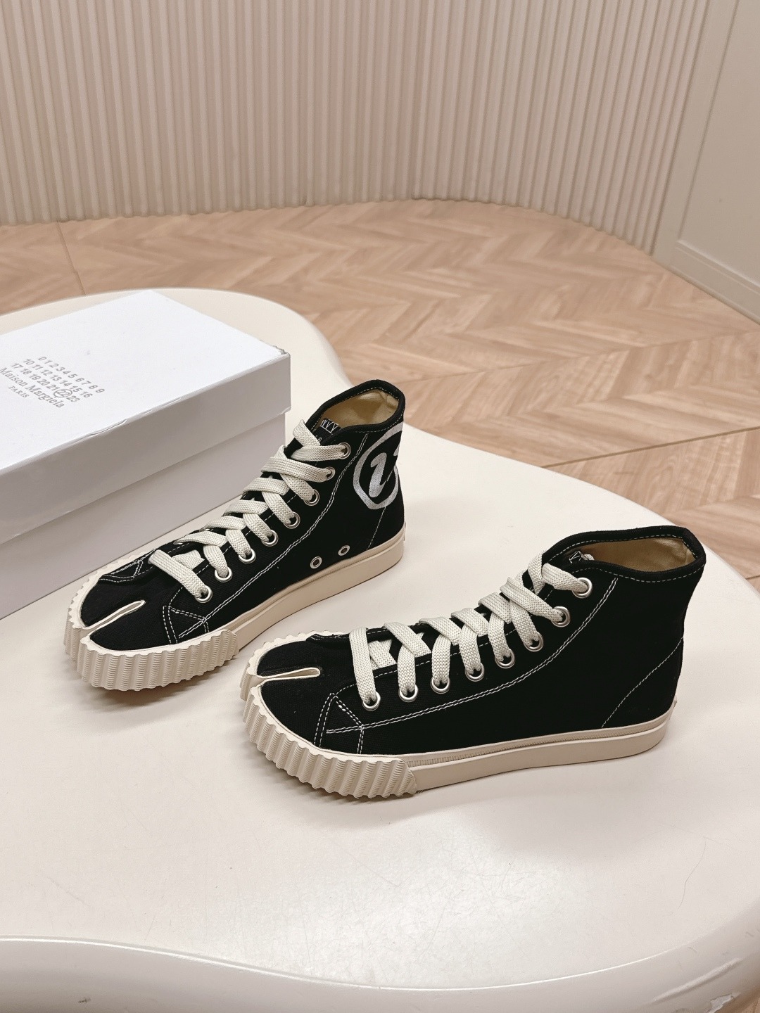 메* 마르지엘라 클래식 하이탑 스니커즈