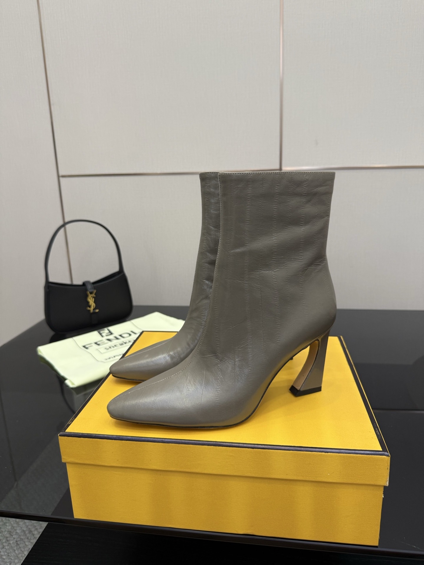 펜* 신상 가죽 부츠