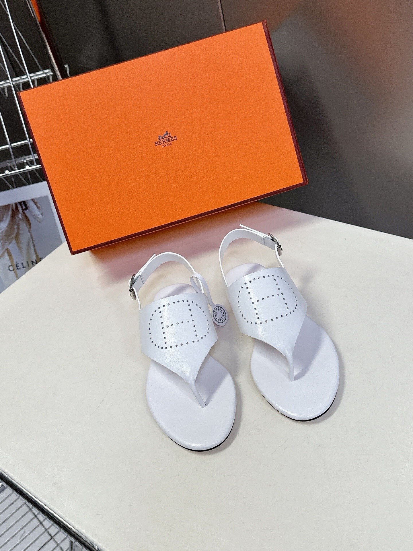 에*메스 봄여름 최신 레이저 H 샌들