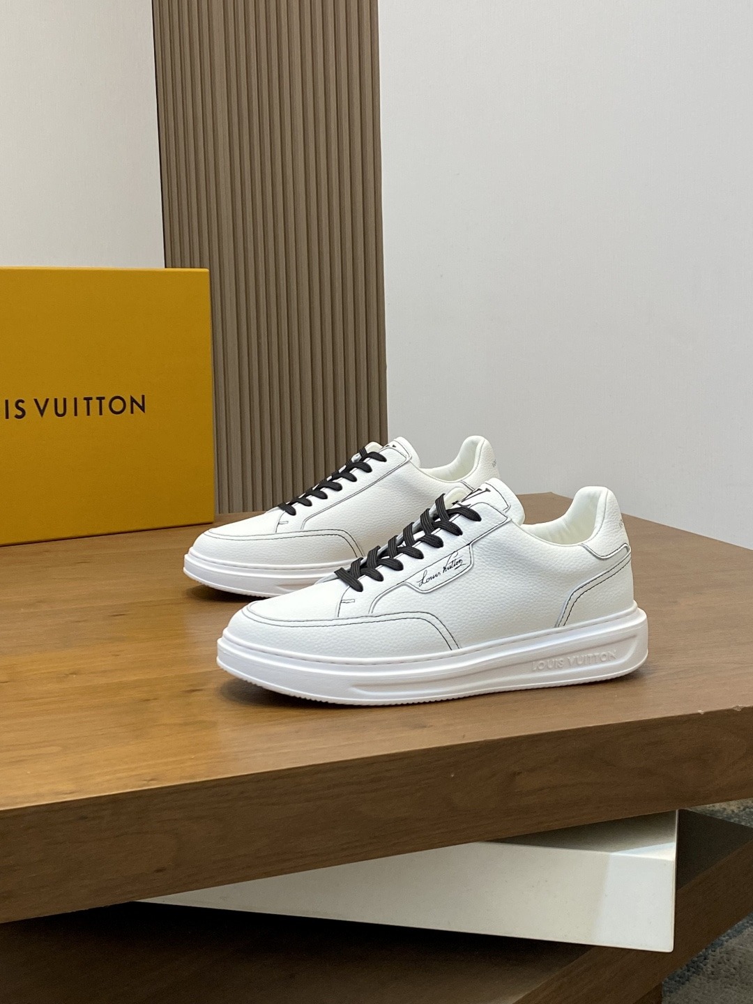 루*비통 신상 남성 스니커즈
