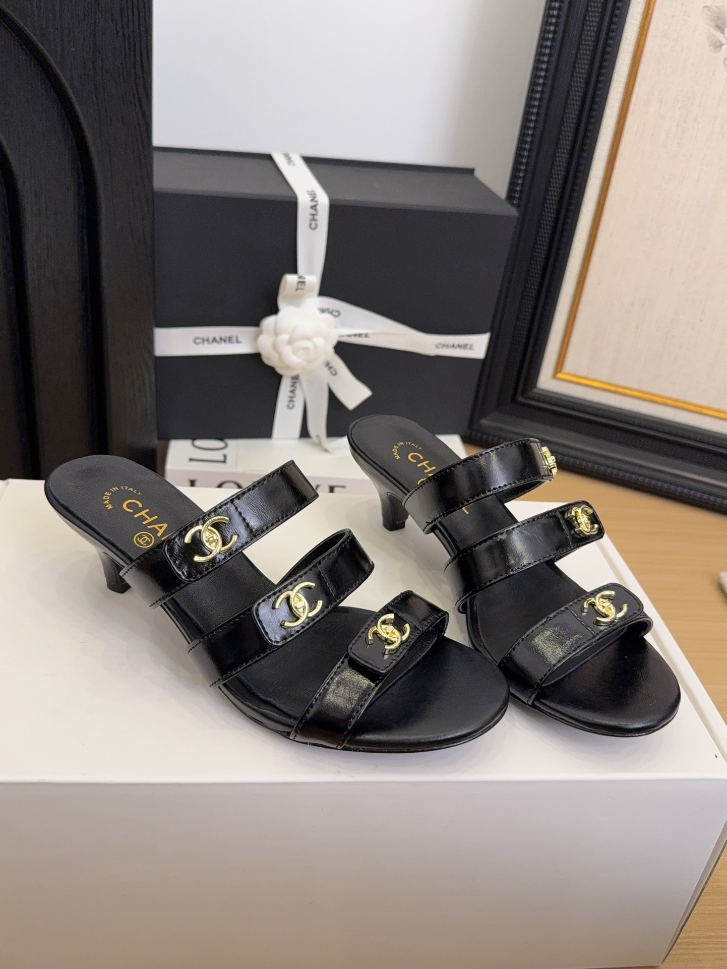 샤* 신상 고퀄리티 통굽 더블 c버클 슬리퍼