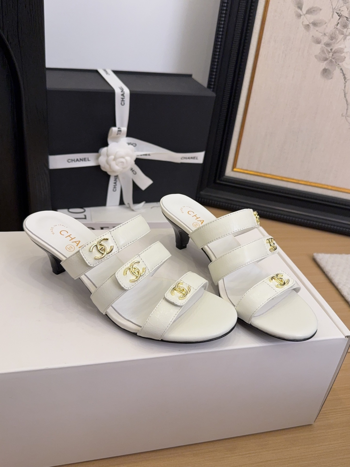 샤* 신상 고퀄리티 통굽 더블 c버클 슬리퍼