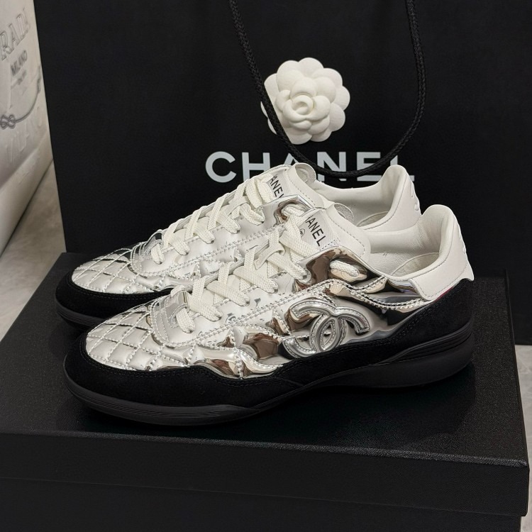 샤넬 퀄팅 스웨이드 메탈릭 실버