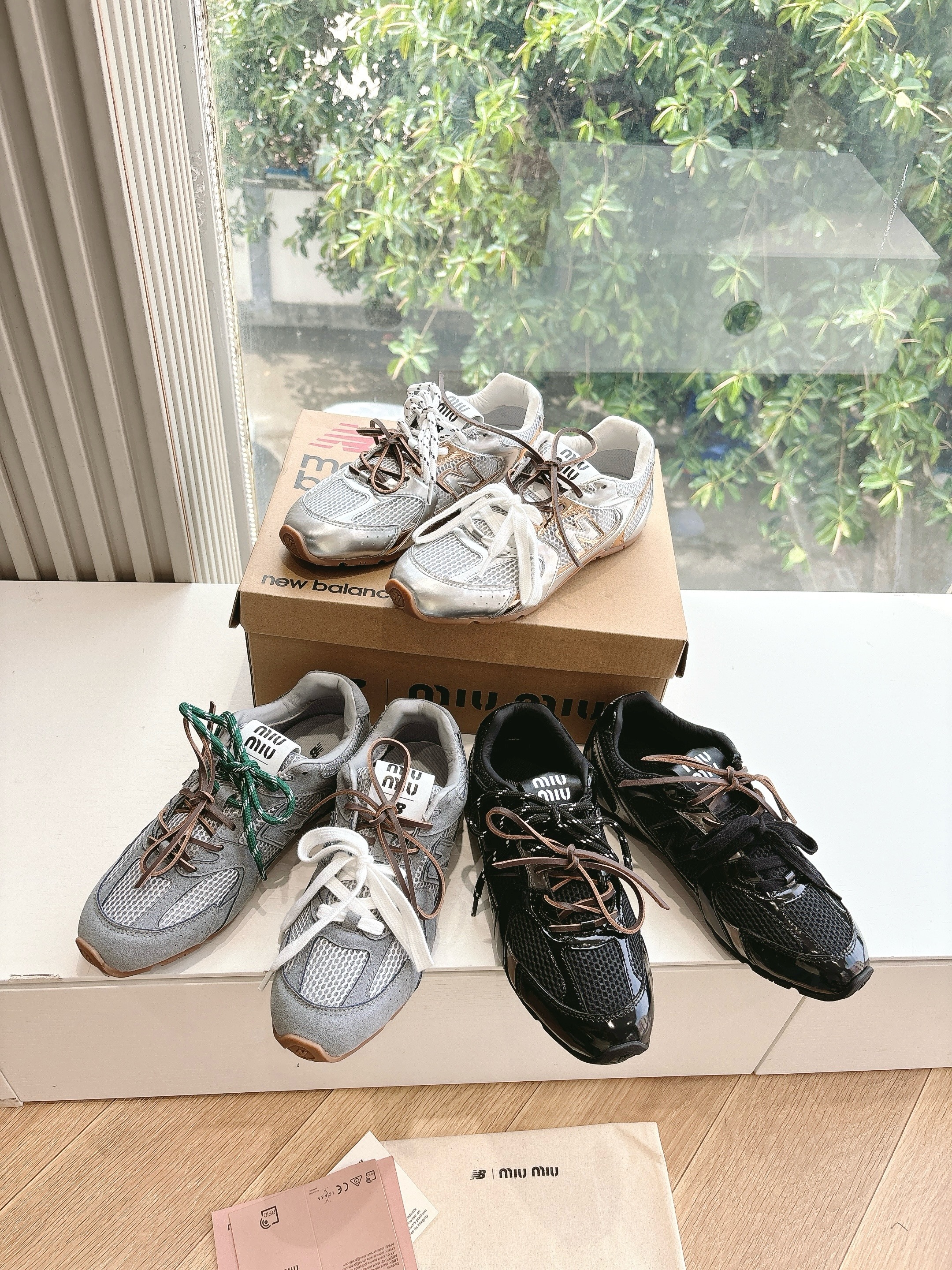 미*미*&뉴*란스 콜라보 메일라드 배색 트레이닝화