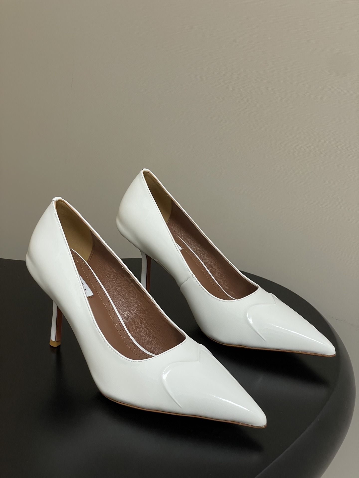 알*이아 신상 실크 하트 스틸레토 힐