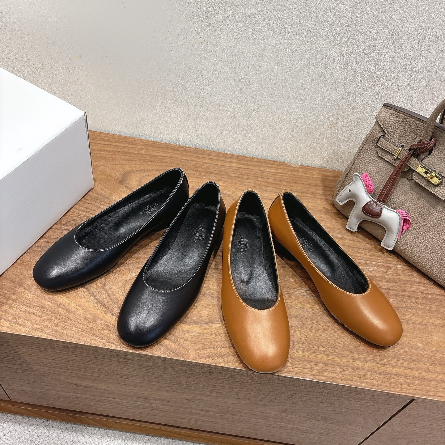 에*메스 25 신상 플랫