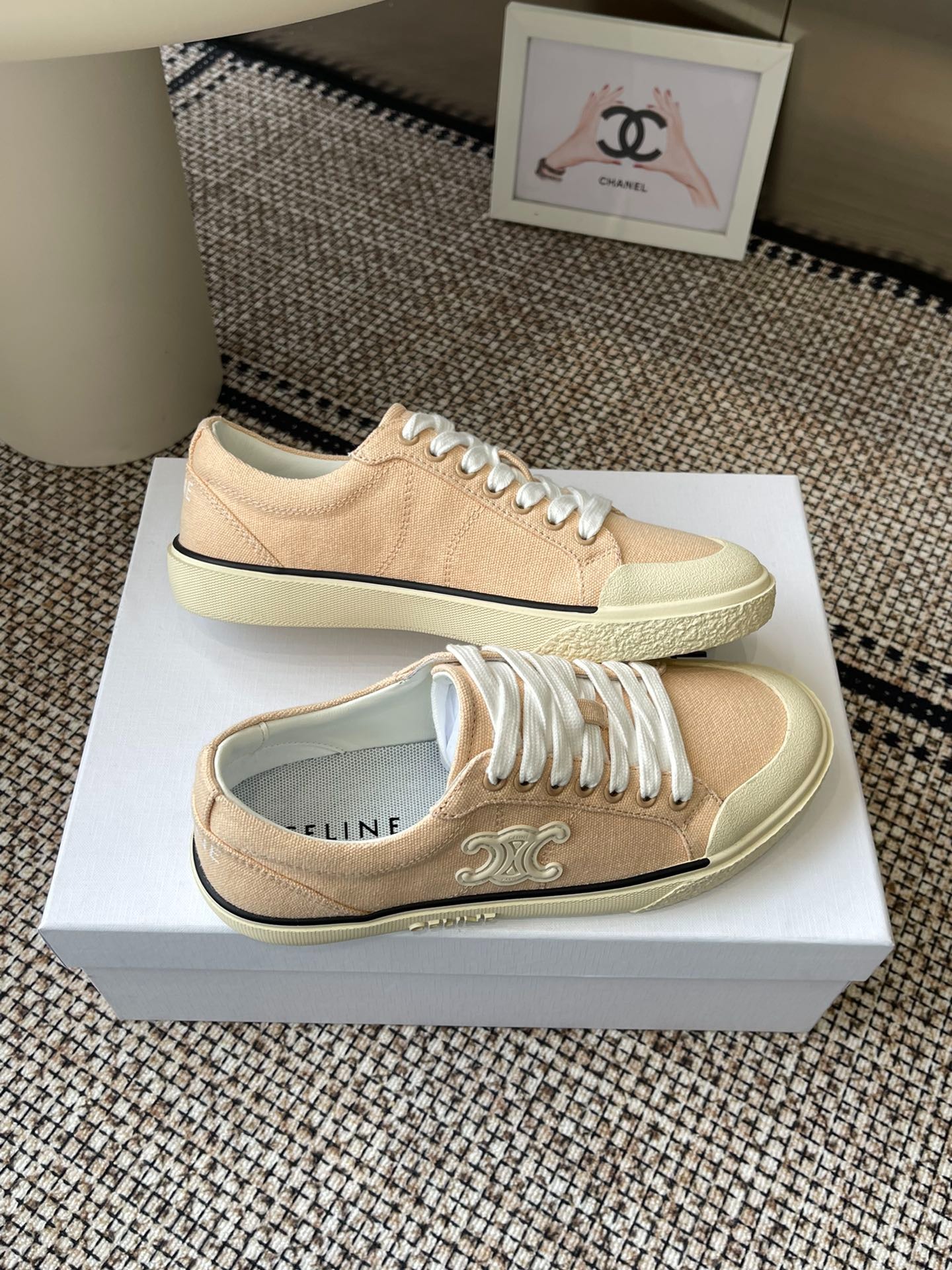 셀*느 트리옹프 엘런 스니커즈