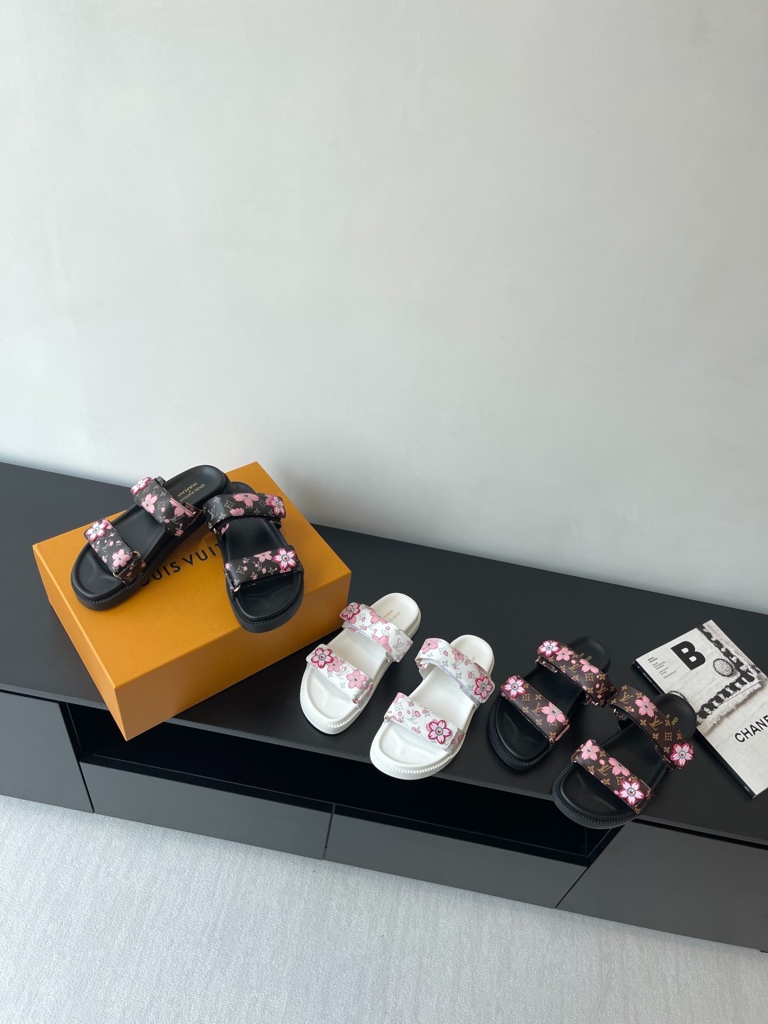 루*비통 봄여름 신상 콜라보레이션 슬리퍼