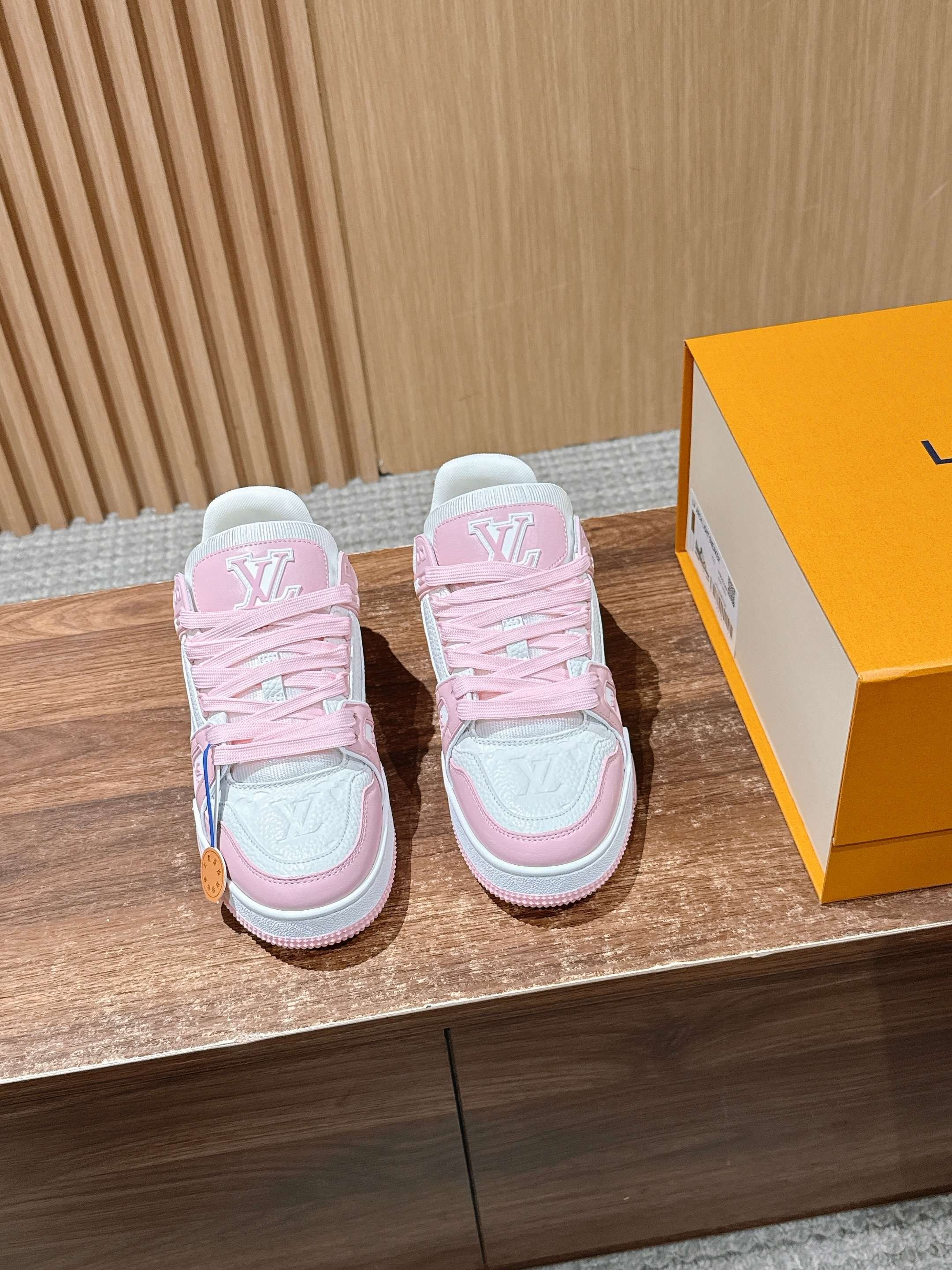 루*비통 스니커즈