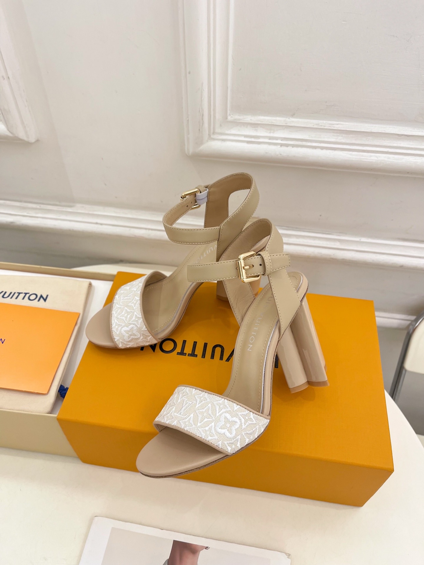 루*비통 25 신상 샌들