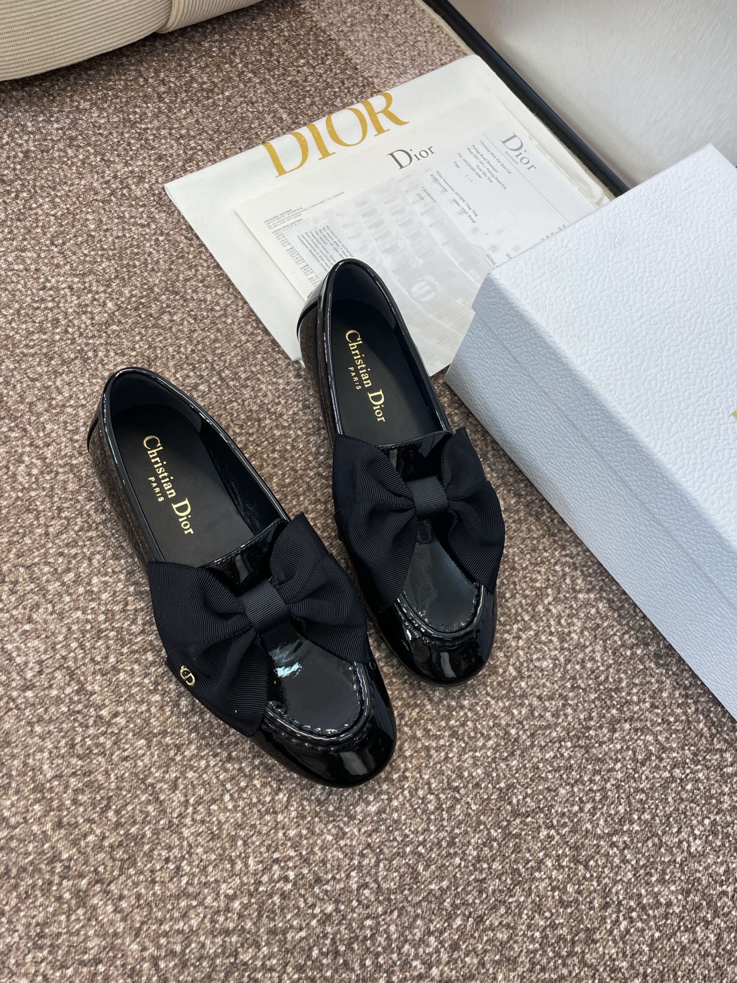 디* 25 신상 D-Issimo 플랫 리본 로퍼