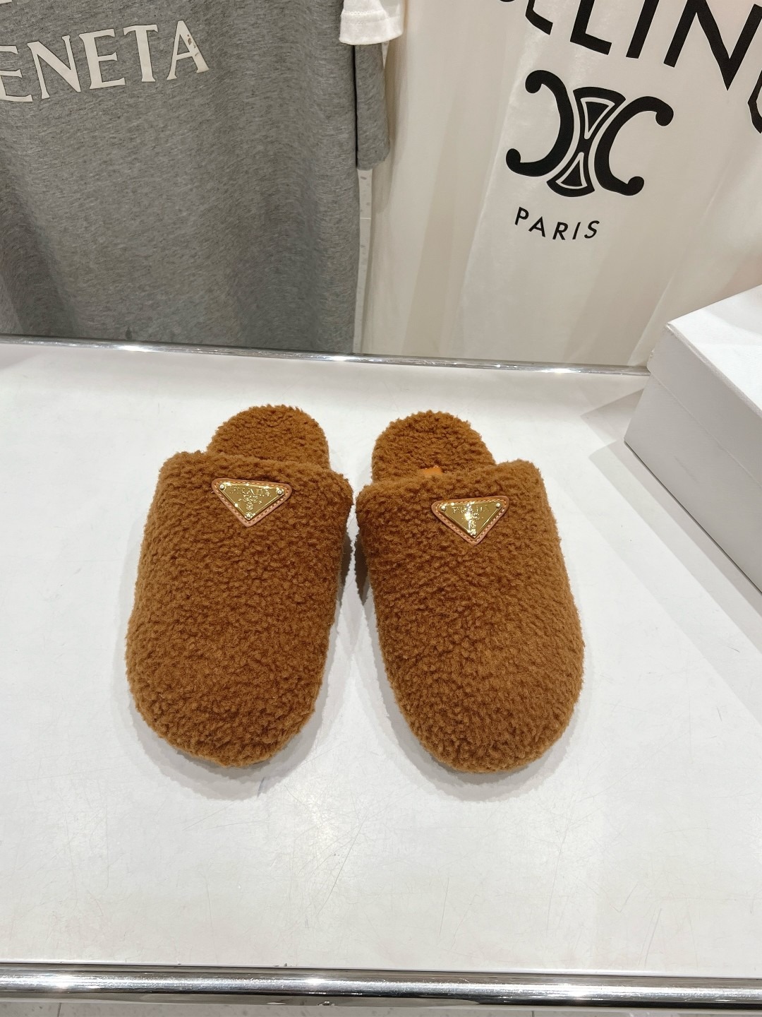 프*다 25ss 신상 양털 슬리퍼