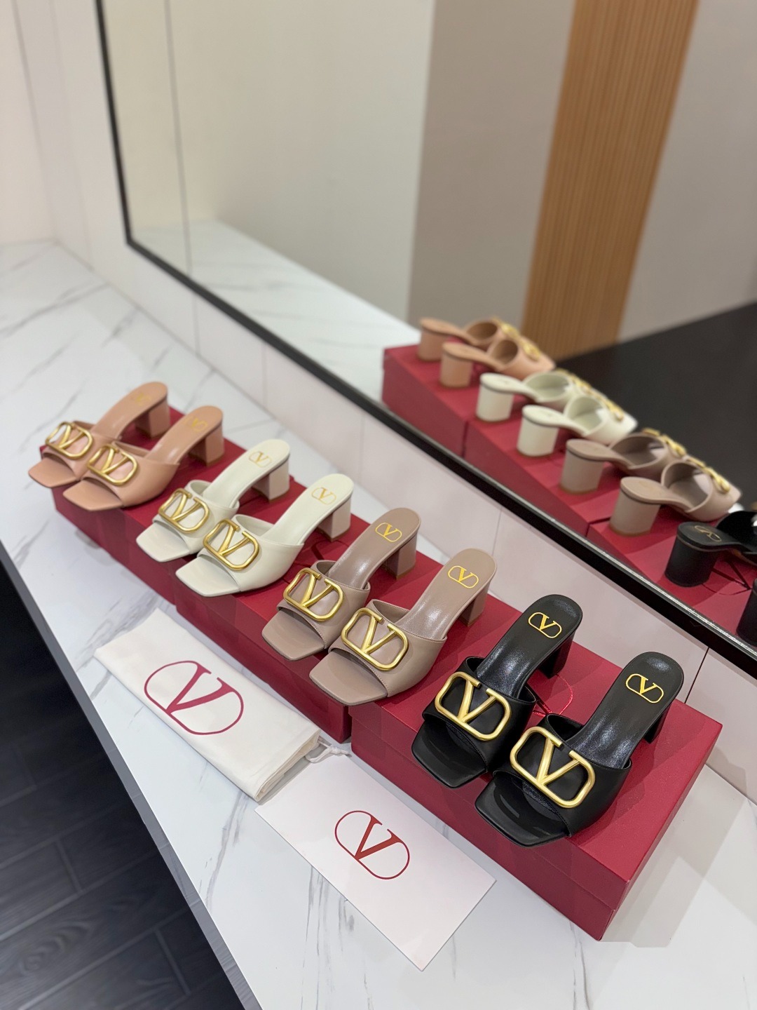 발*티노 신상 버클 슬리퍼