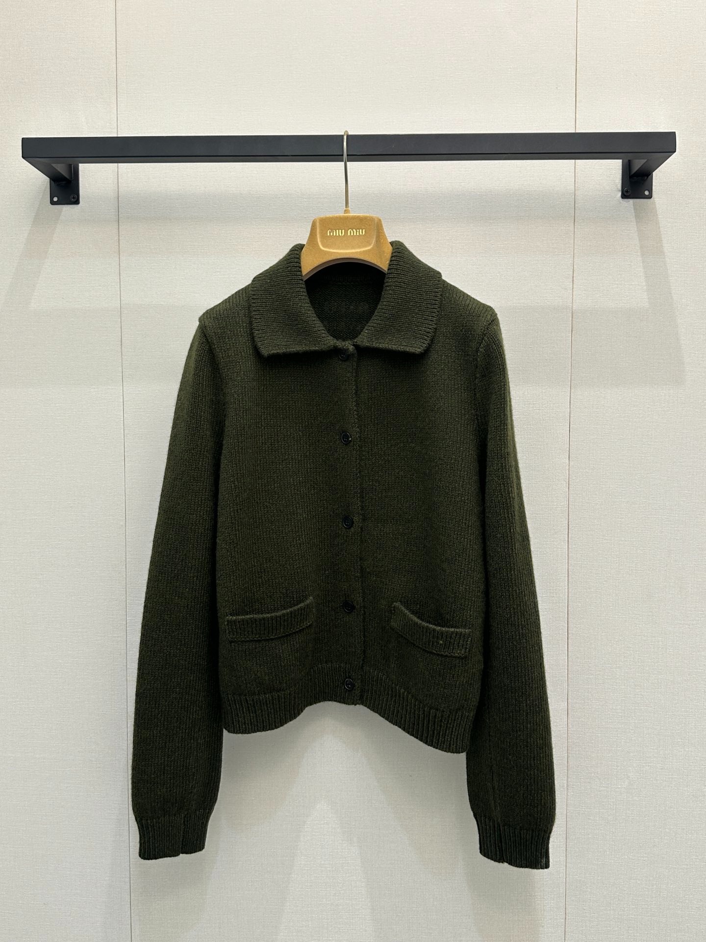 미*미* 신상 레터링 터틀넥 가디건