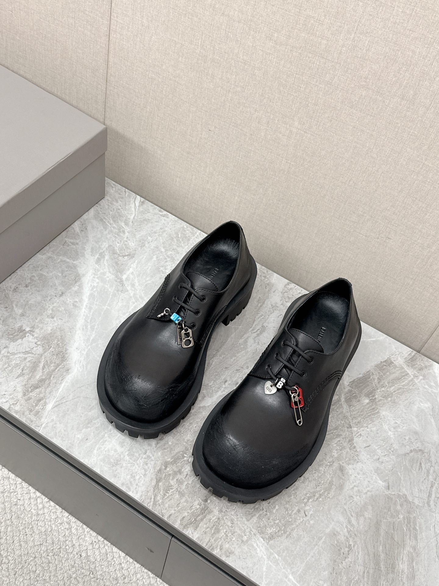 발*시아가 신상 로퍼