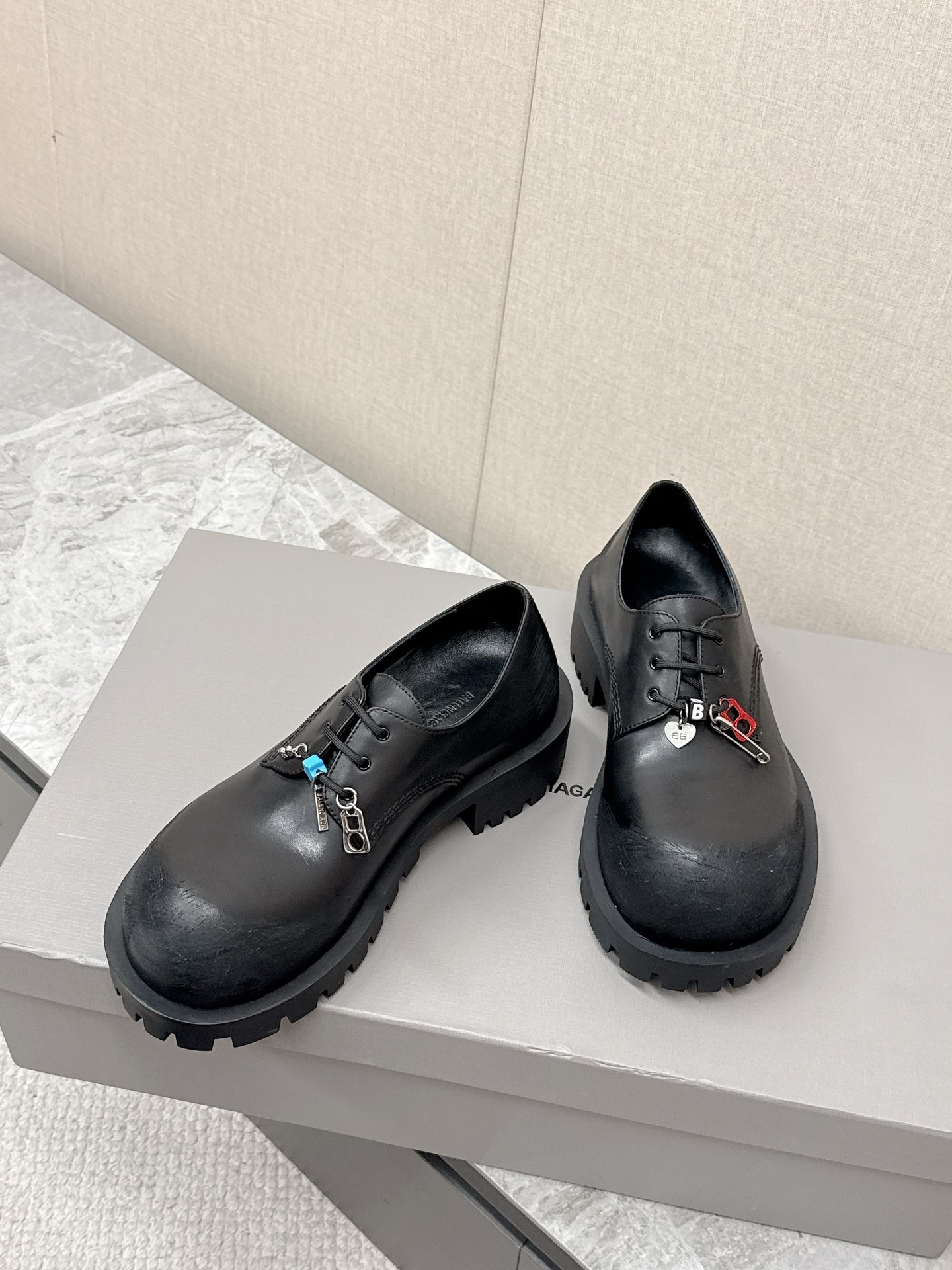 발*시아가 신상 로퍼