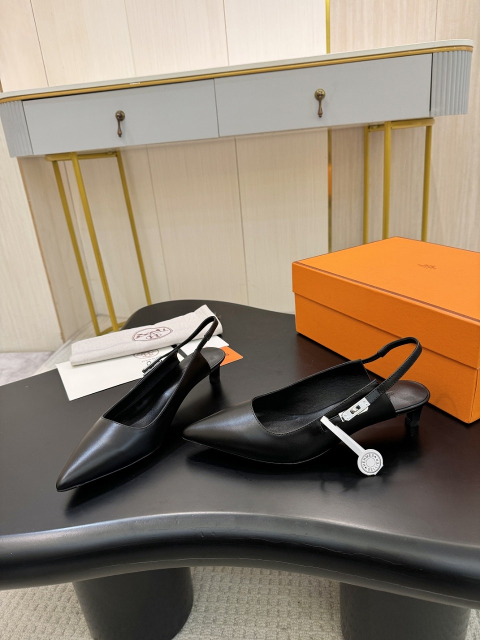 에*메스 25 신상 켈리 펌프스 힐