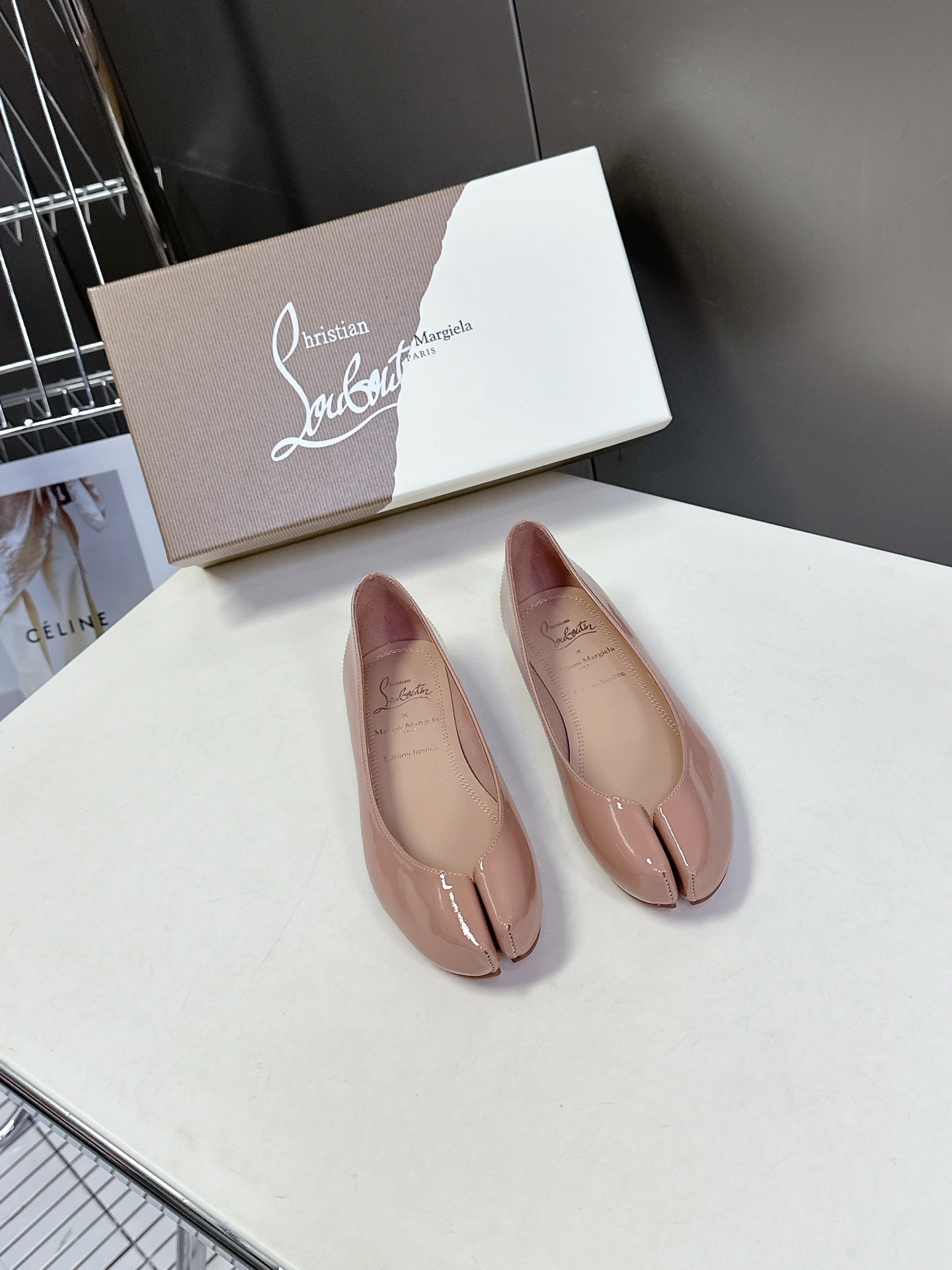 메*마르지엘라 토플랫 콜라보레이션 슈즈