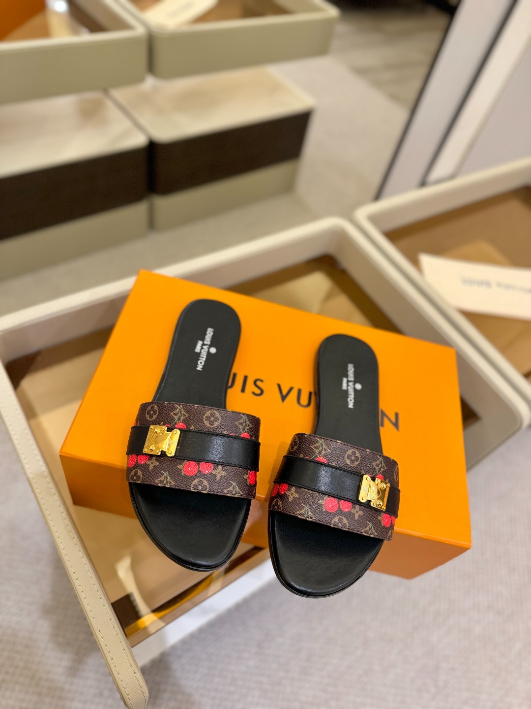 루*비통 클래식 플랫 슬리퍼