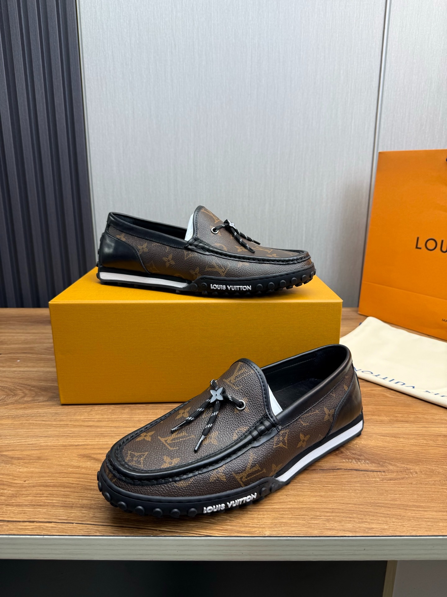 루*비통 남성 비즈니스 캐주얼 로퍼