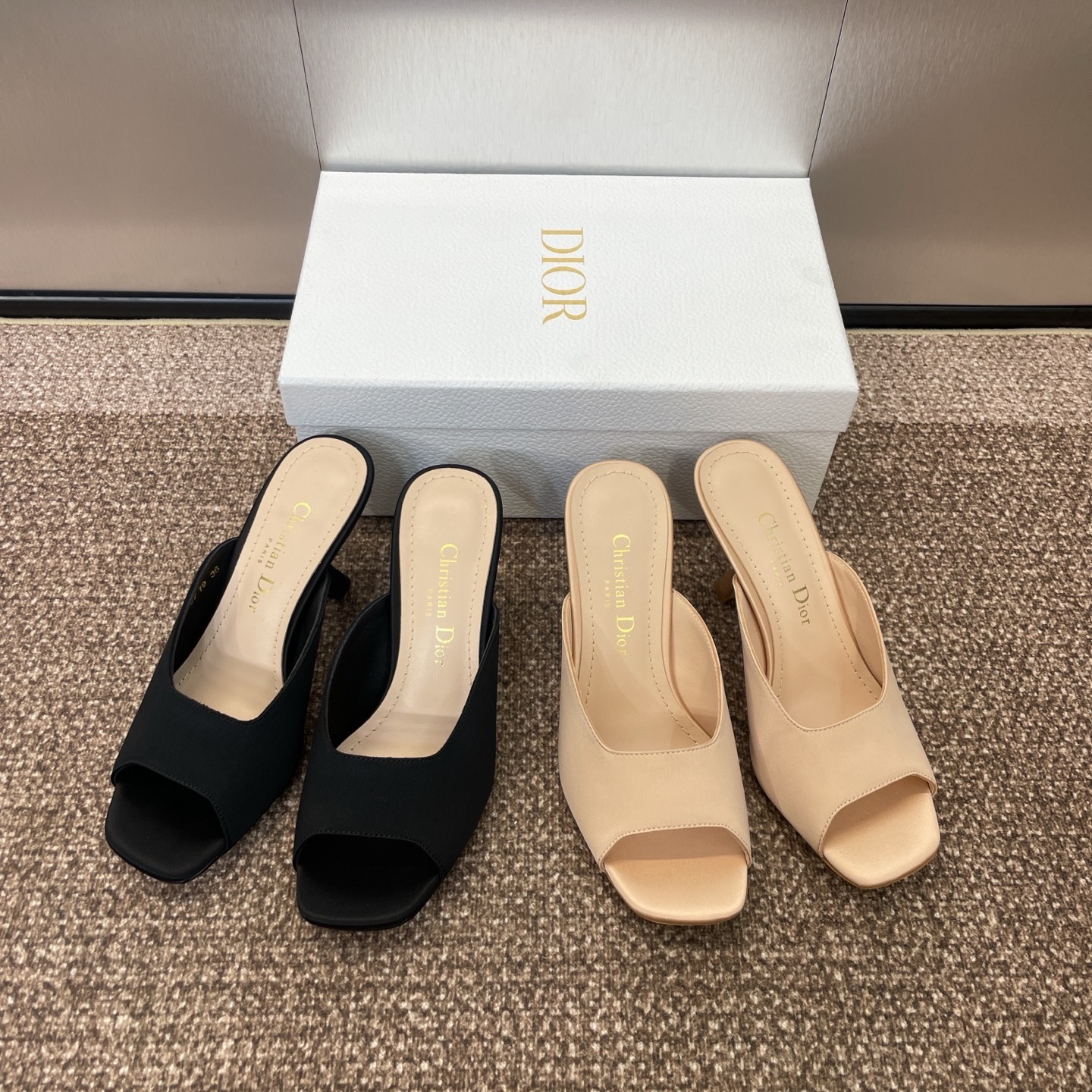 디* 25 봄여름 컬렉션 뉴 트리발레스 오픈토 슈즈