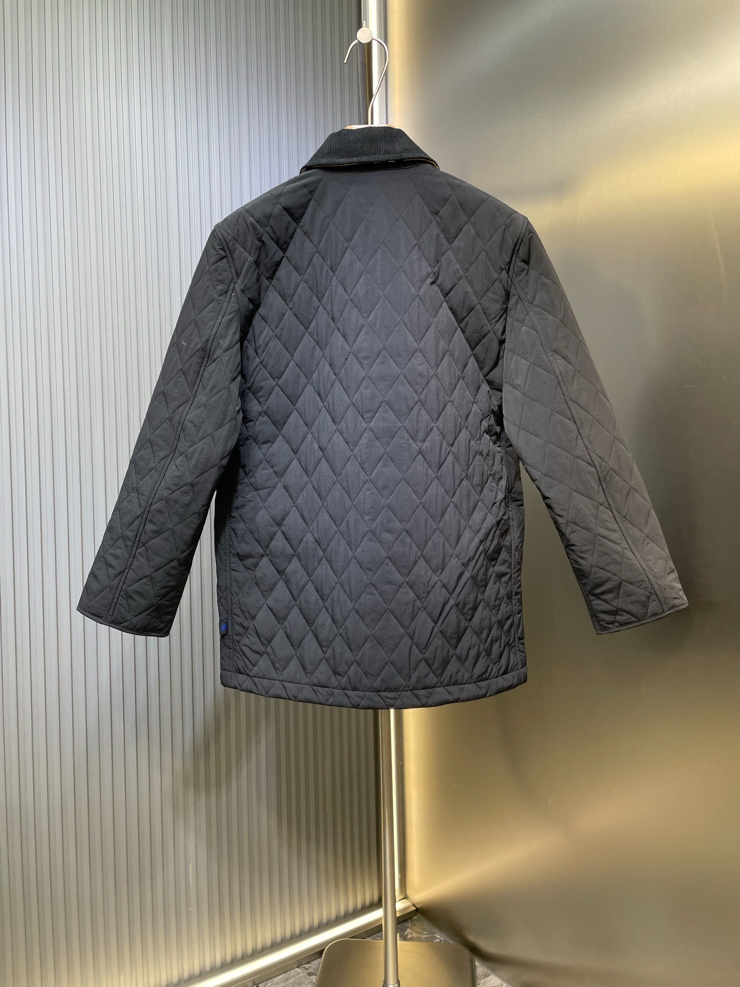 버*리 25ss 신상 터틀넥 자켓 점퍼