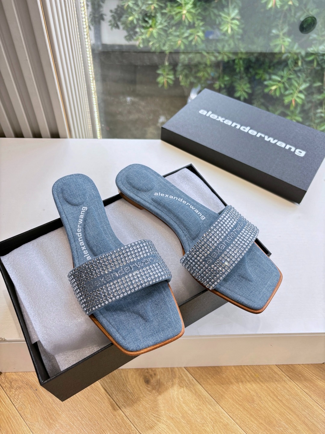 알*산더왕 25년 신상 슬리퍼