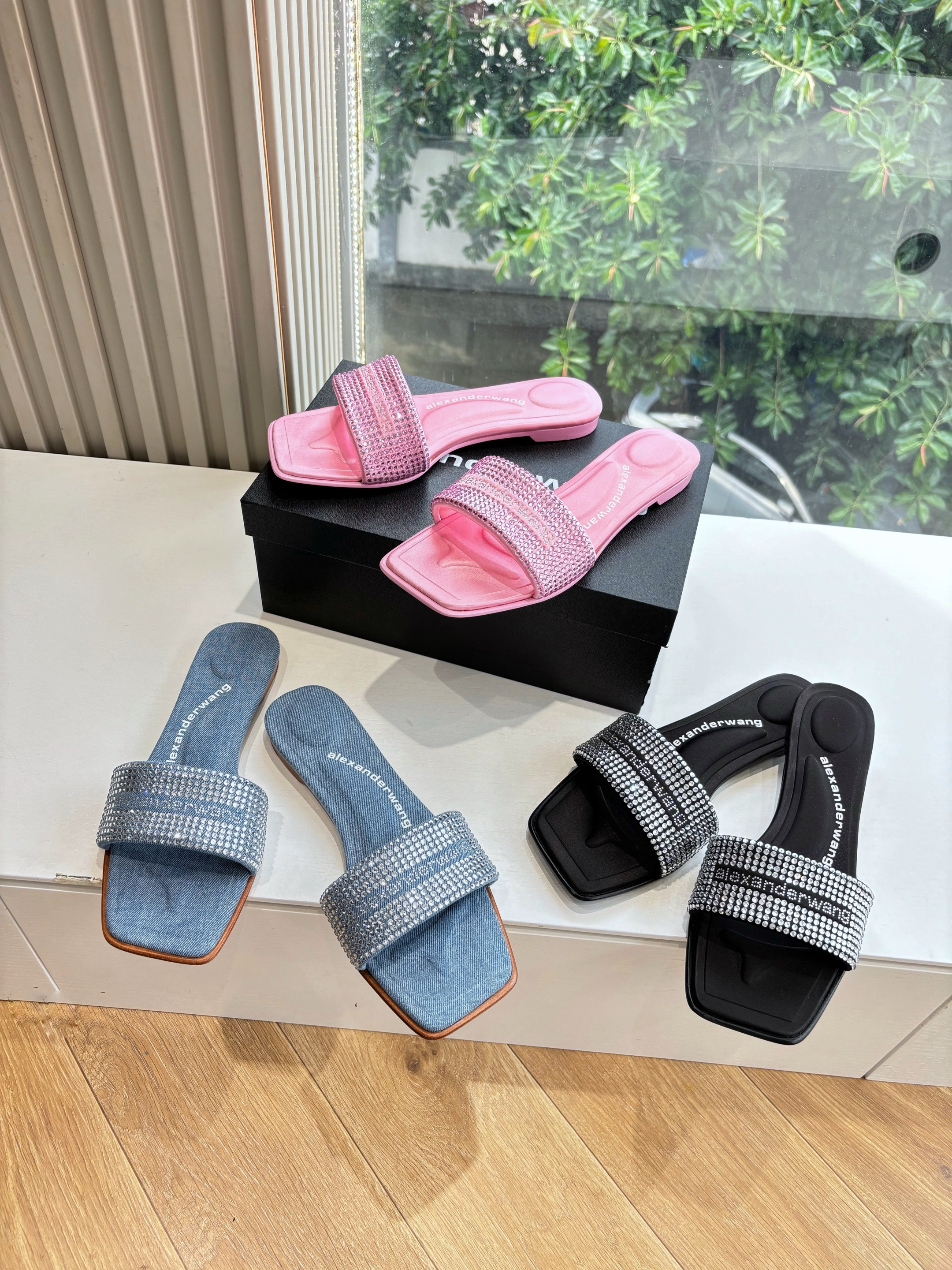 알*산더왕 25년 신상 슬리퍼