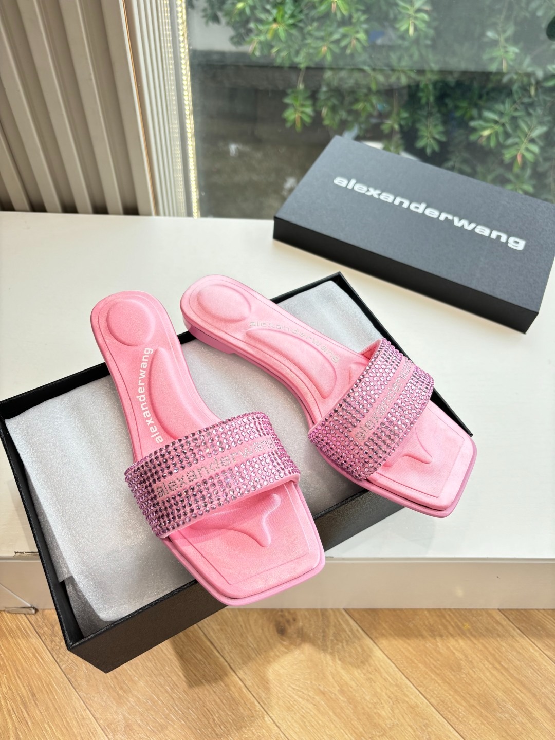 알*산더왕 25년 신상 슬리퍼