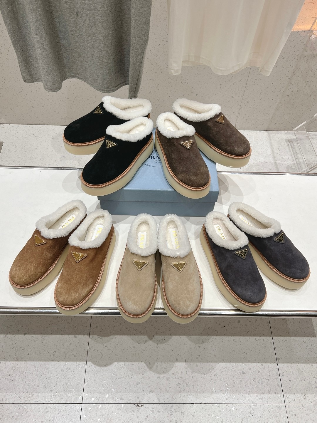 프*다 25ss 신상 털 통굽 세미 슬리퍼