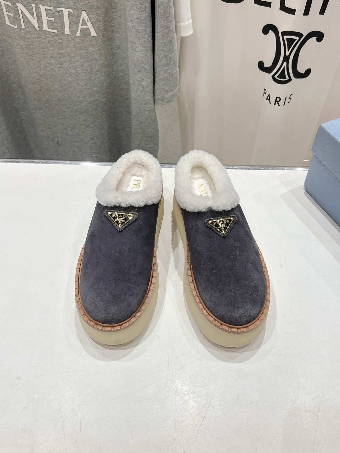 프*다 25ss 신상 털 통굽 세미 슬리퍼