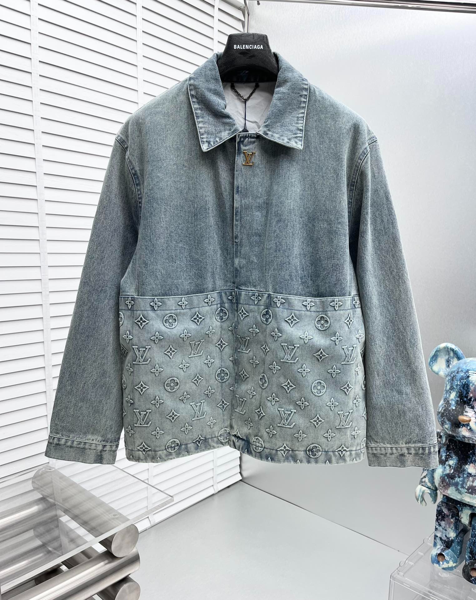 루*비통 25ss 신상 한정판 워싱 데님 재킷