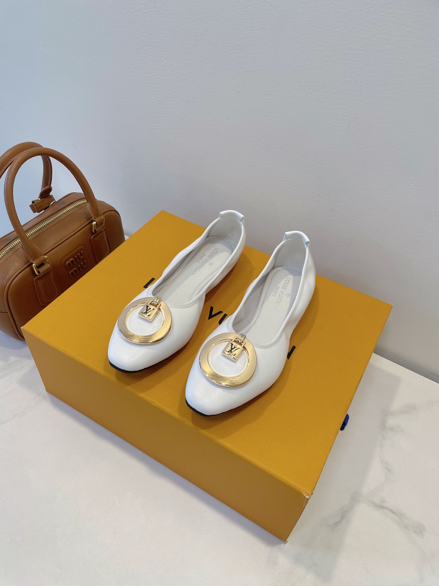 루*비통 신상 발레 단화