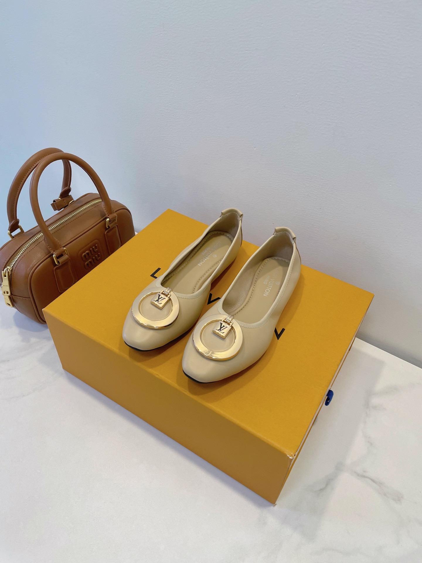 루*비통 신상 발레 단화