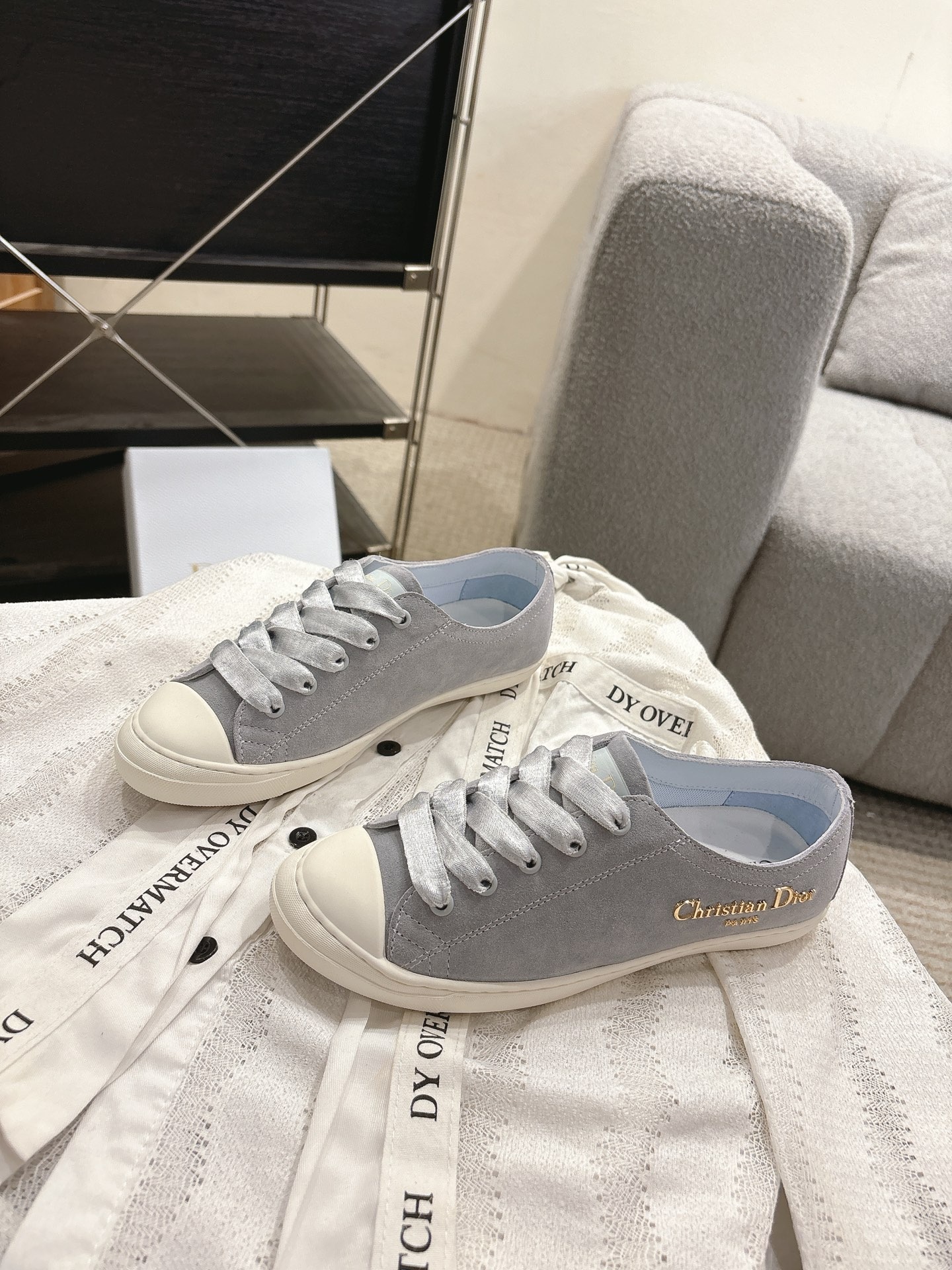 디* 25ss 신상 새틴화 스니커즈