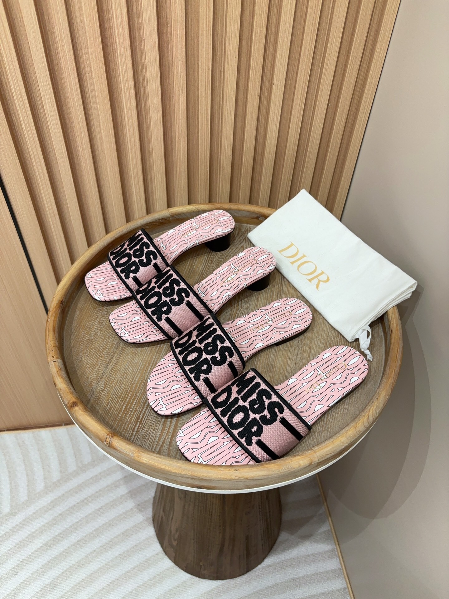 디* 신상 스퀘어 통굽 일자 슬리퍼