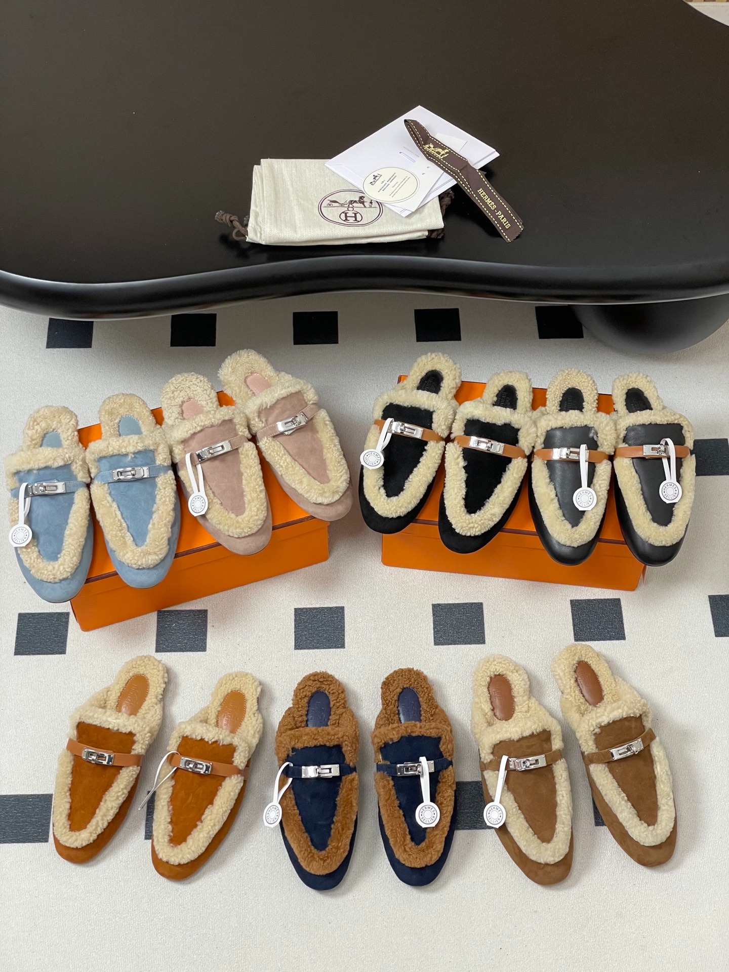 에*메스 오즈울 뮬러 클래식 켈리백 세미슬리퍼