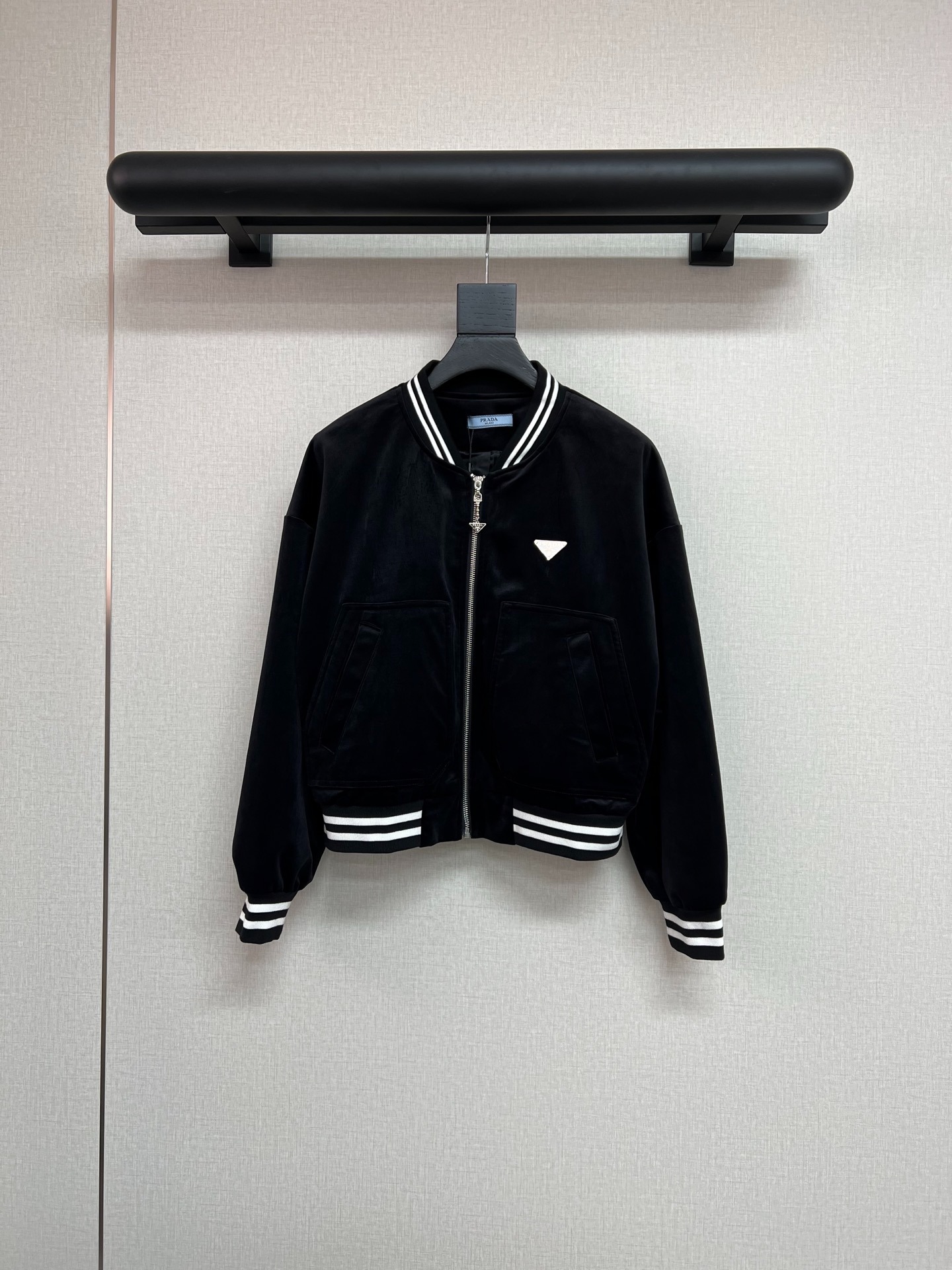 프*다 25년 신상 야구점퍼 벨벳 숏코트