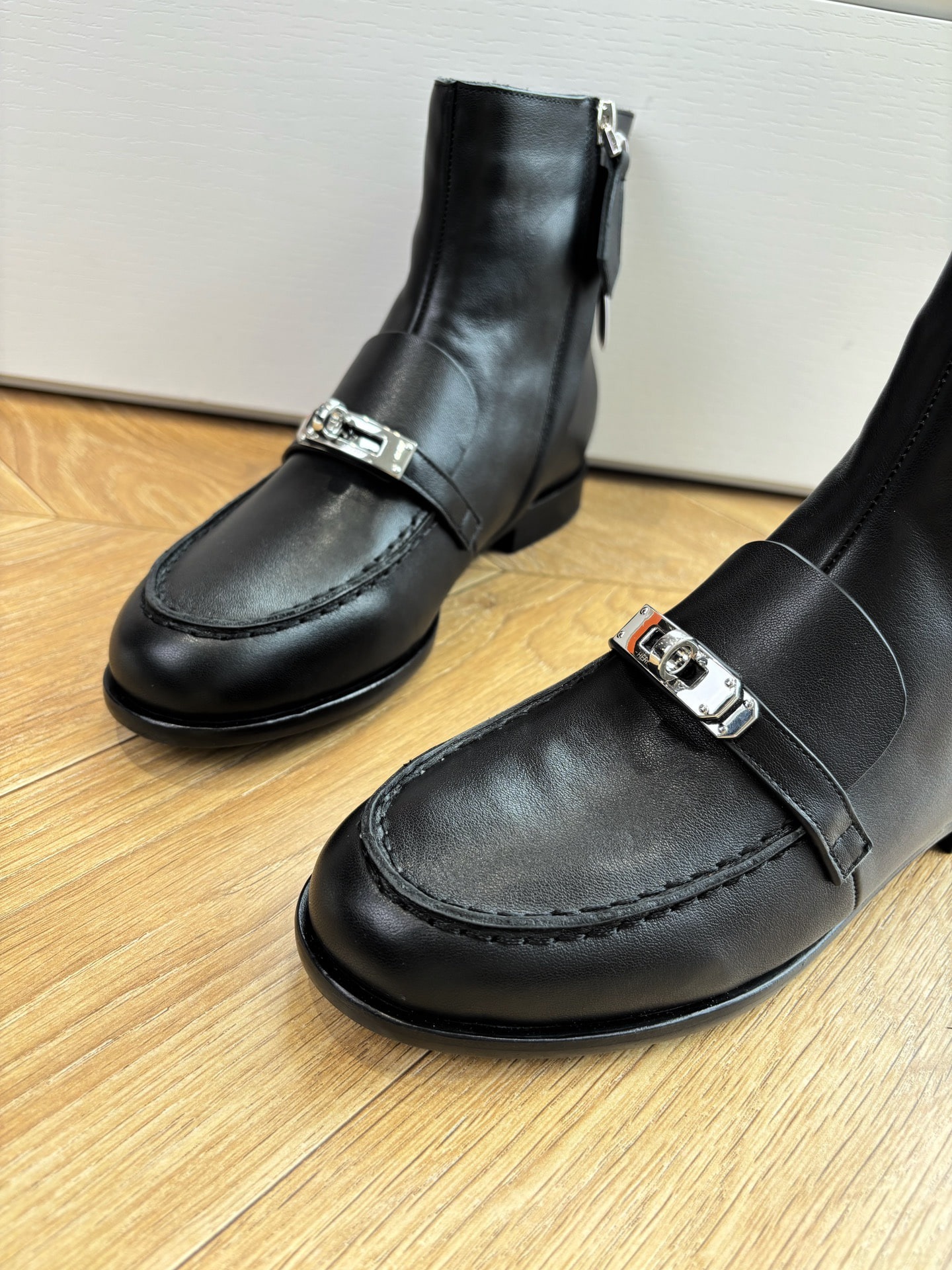 에*메스 25WF 가을 겨울 신상 켈리 버클 플랫