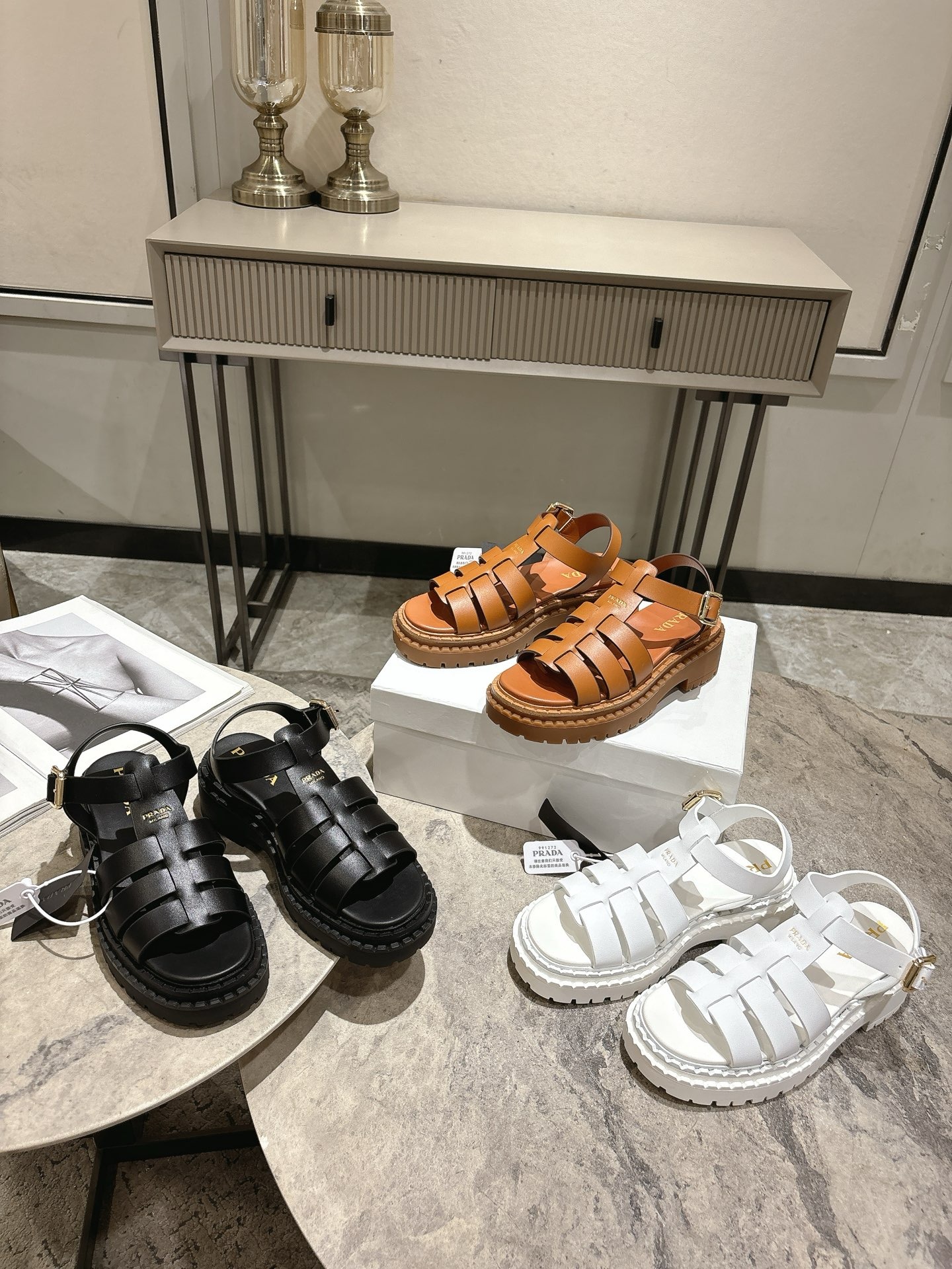 프*다 25ss 로마 메쉬 샌들