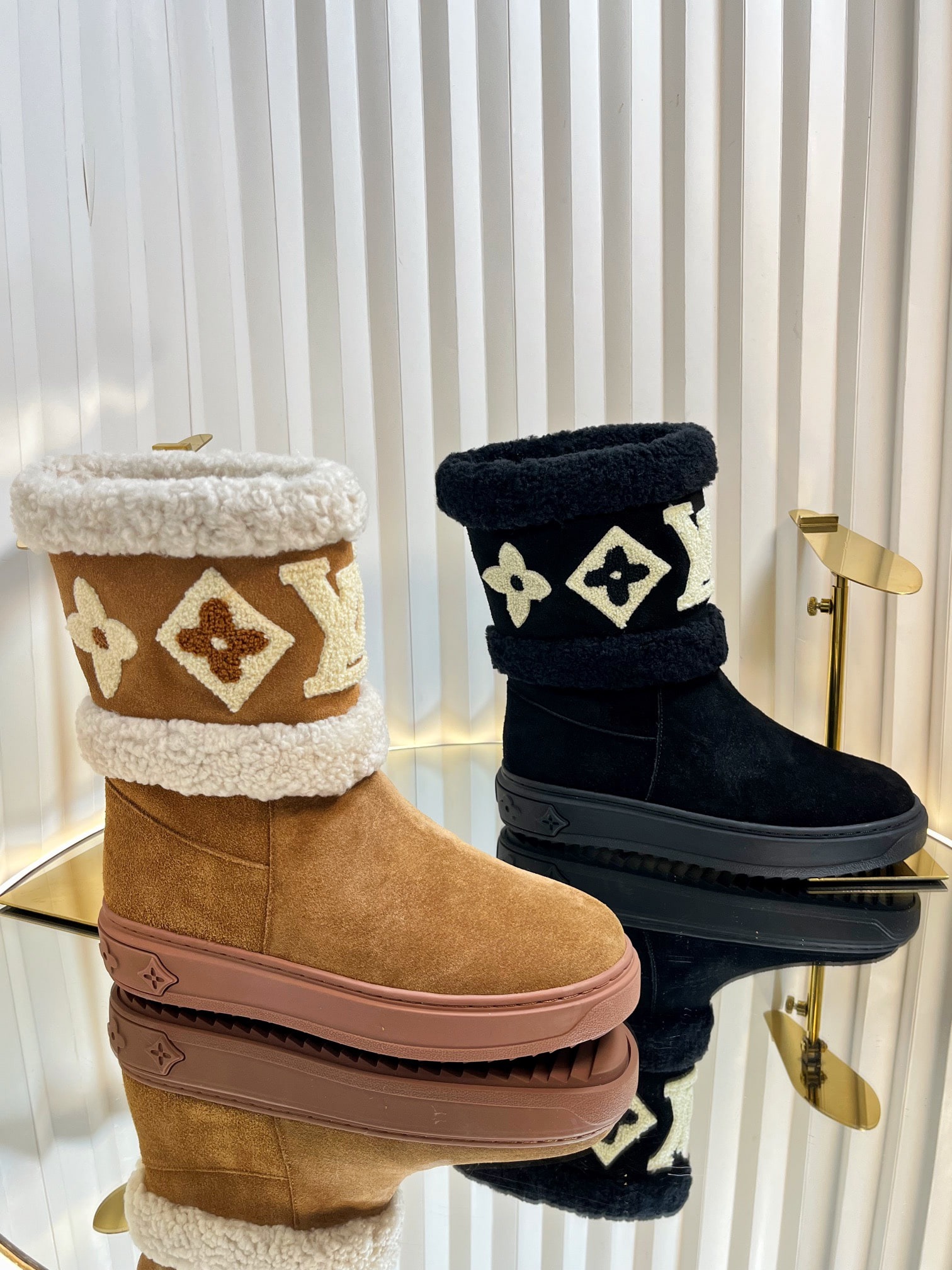 루*비통 신상 양털 앵클부츠