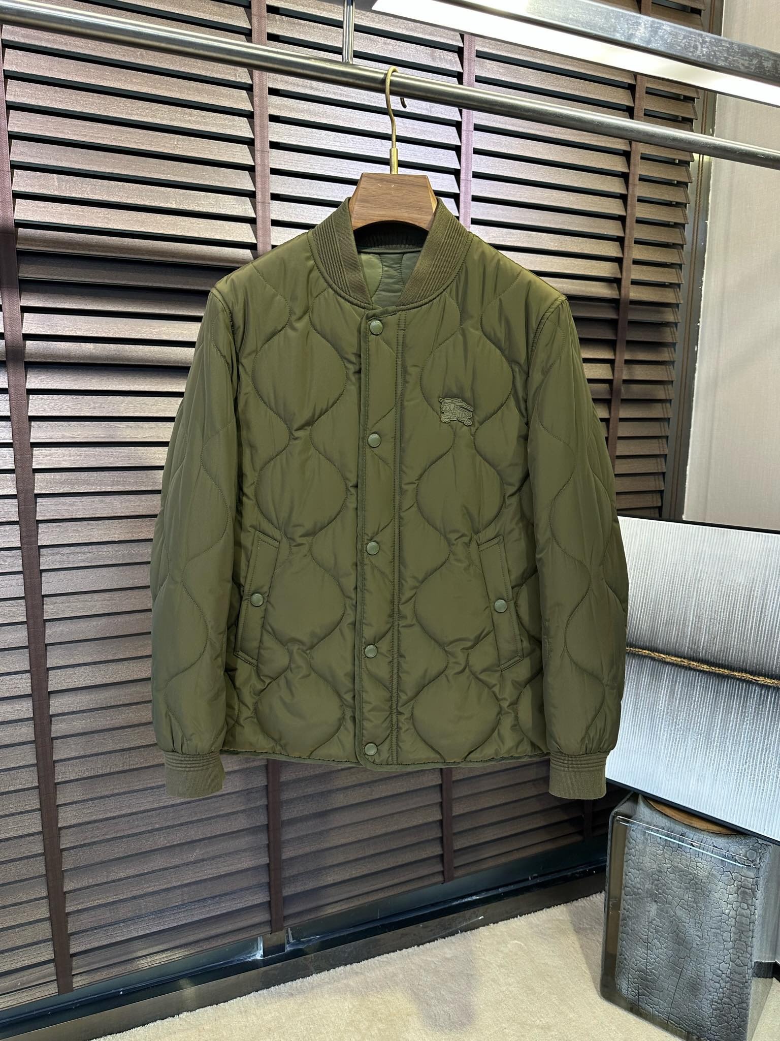 버*리 2025 신상 야구넥 패딩 점퍼