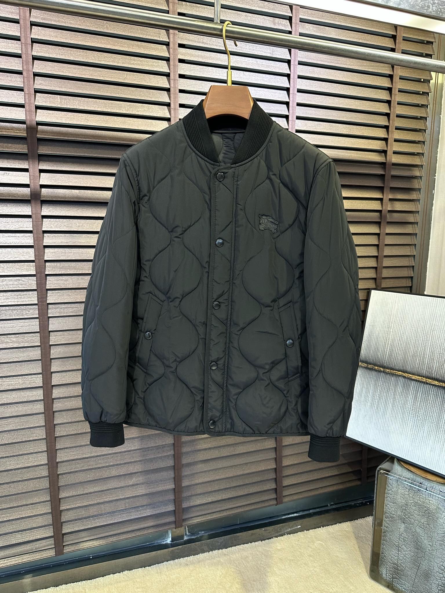 버*리 2025 신상 야구넥 패딩 점퍼