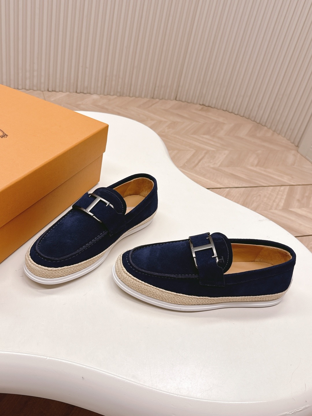 토* 신상 로퍼 스니커즈