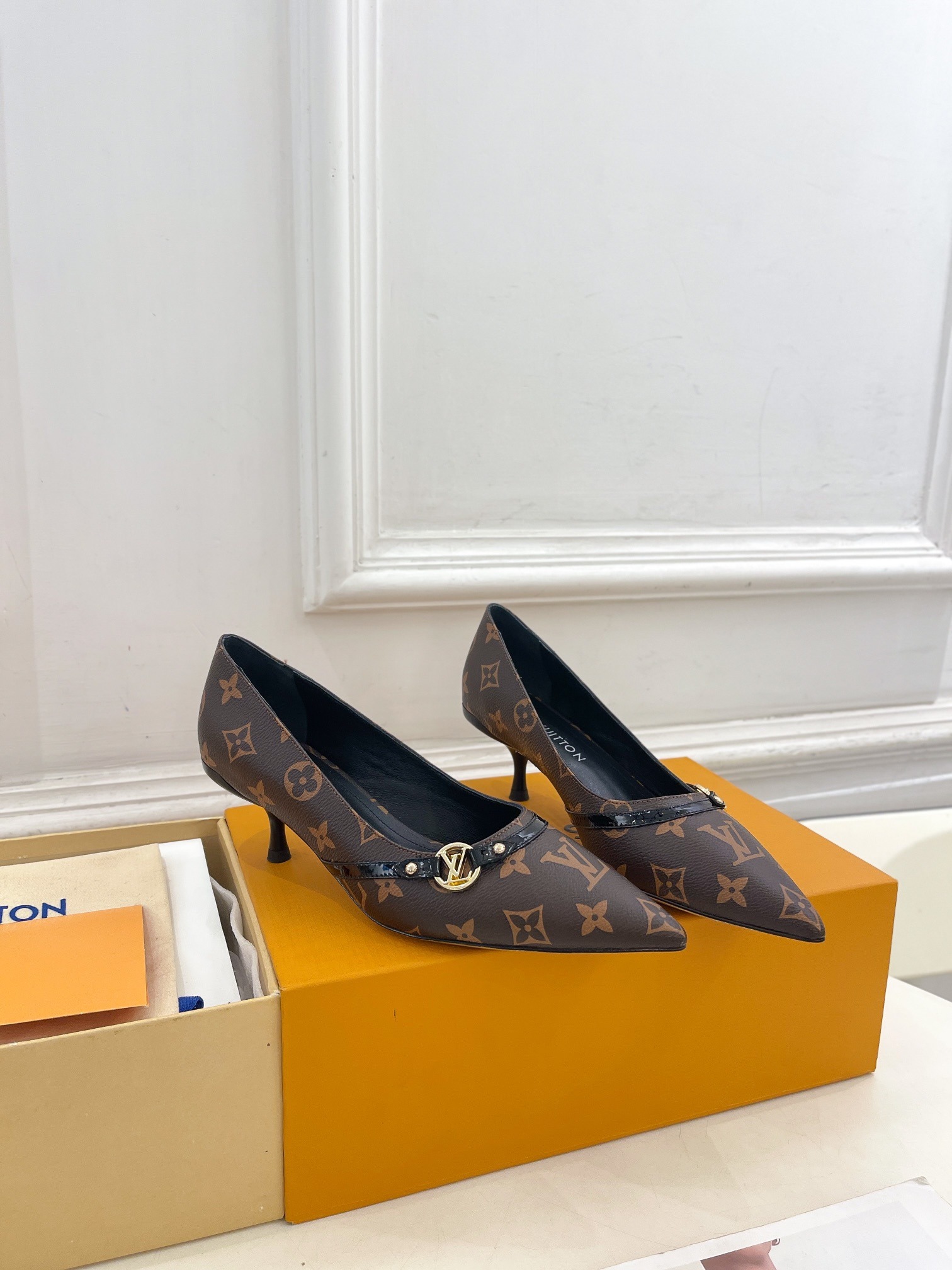 루*비통 25 뉴 프리미엄 키높이 단화 하드탑
