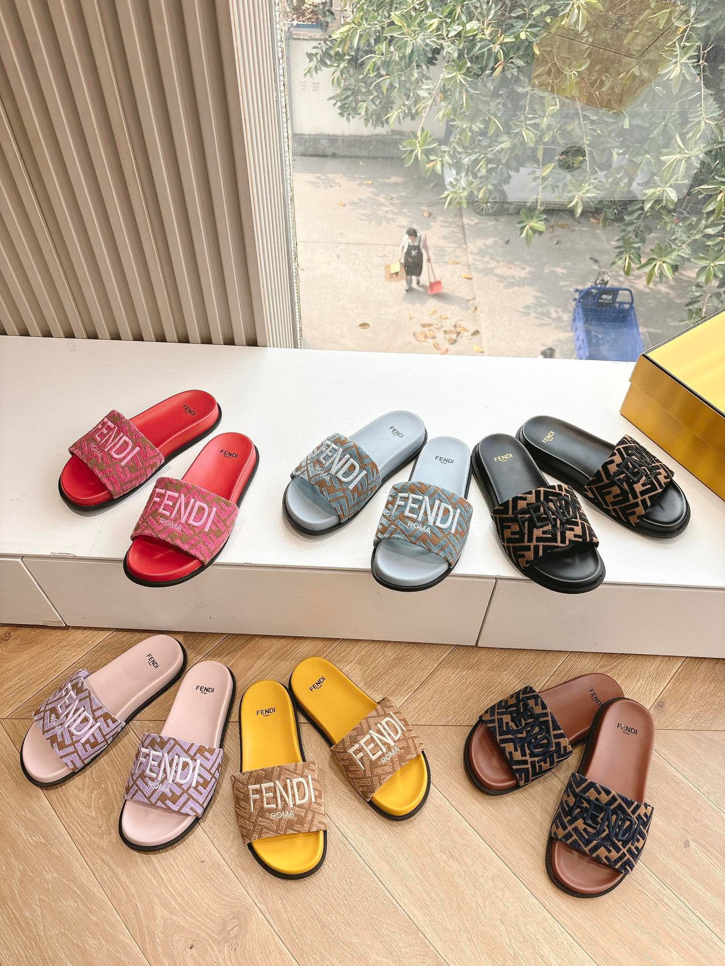 펜* 샌들 슬리퍼