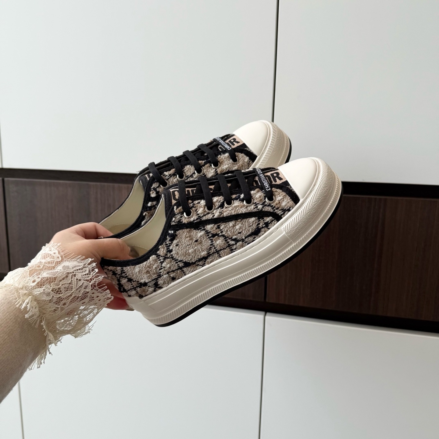 디* 신상 플랫폼 스니커즈