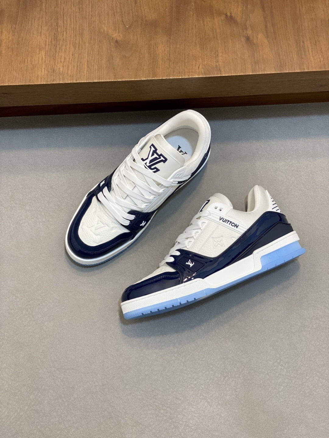 루*비통 신상 트레이너 남성 스니커즈