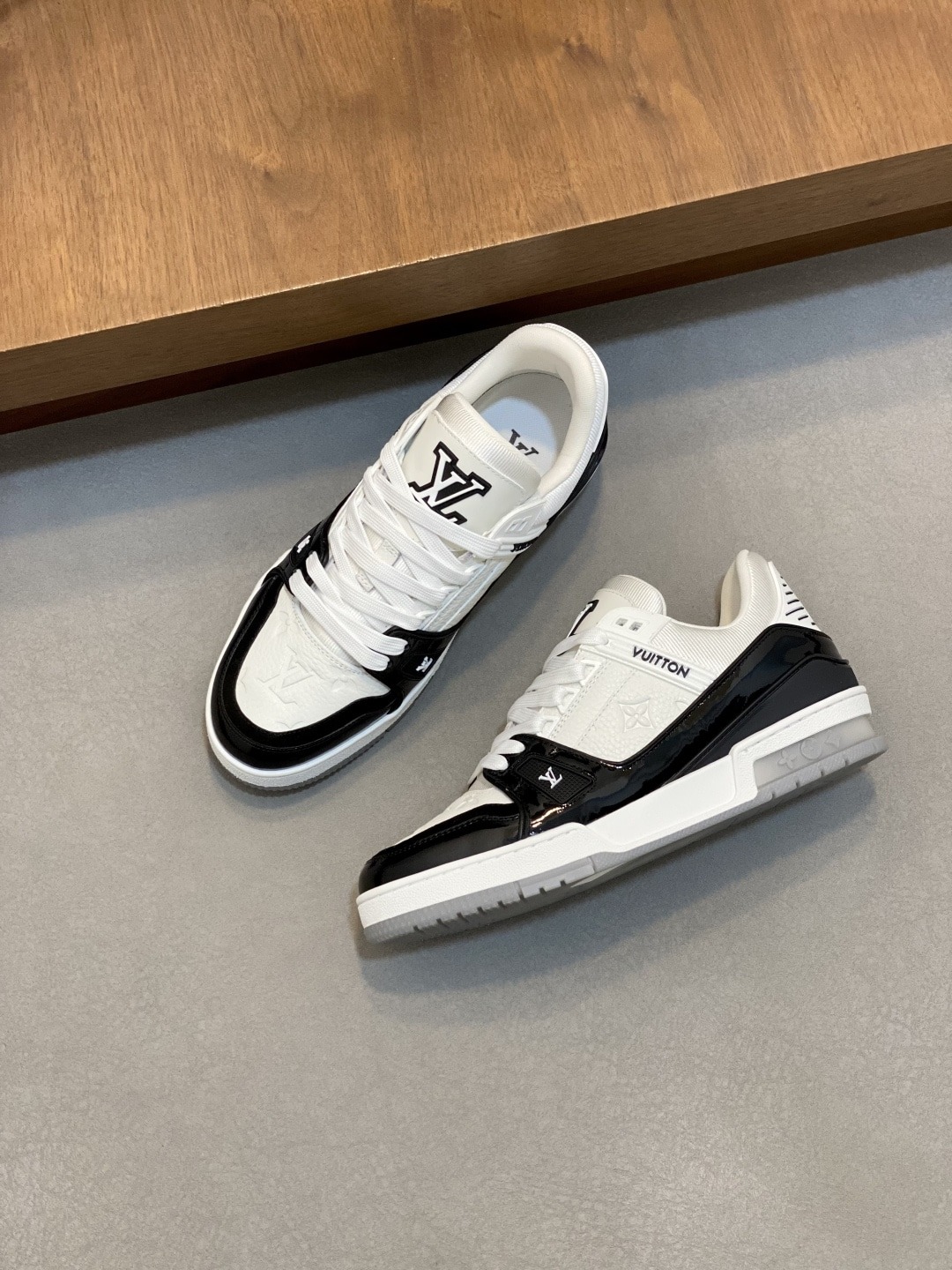 루*비통 신상 트레이너 남성 스니커즈